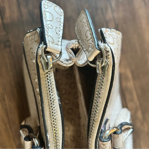 Guess Purse Pink Satchel Handbag Medium Size With Handles - Picture 8 of 16